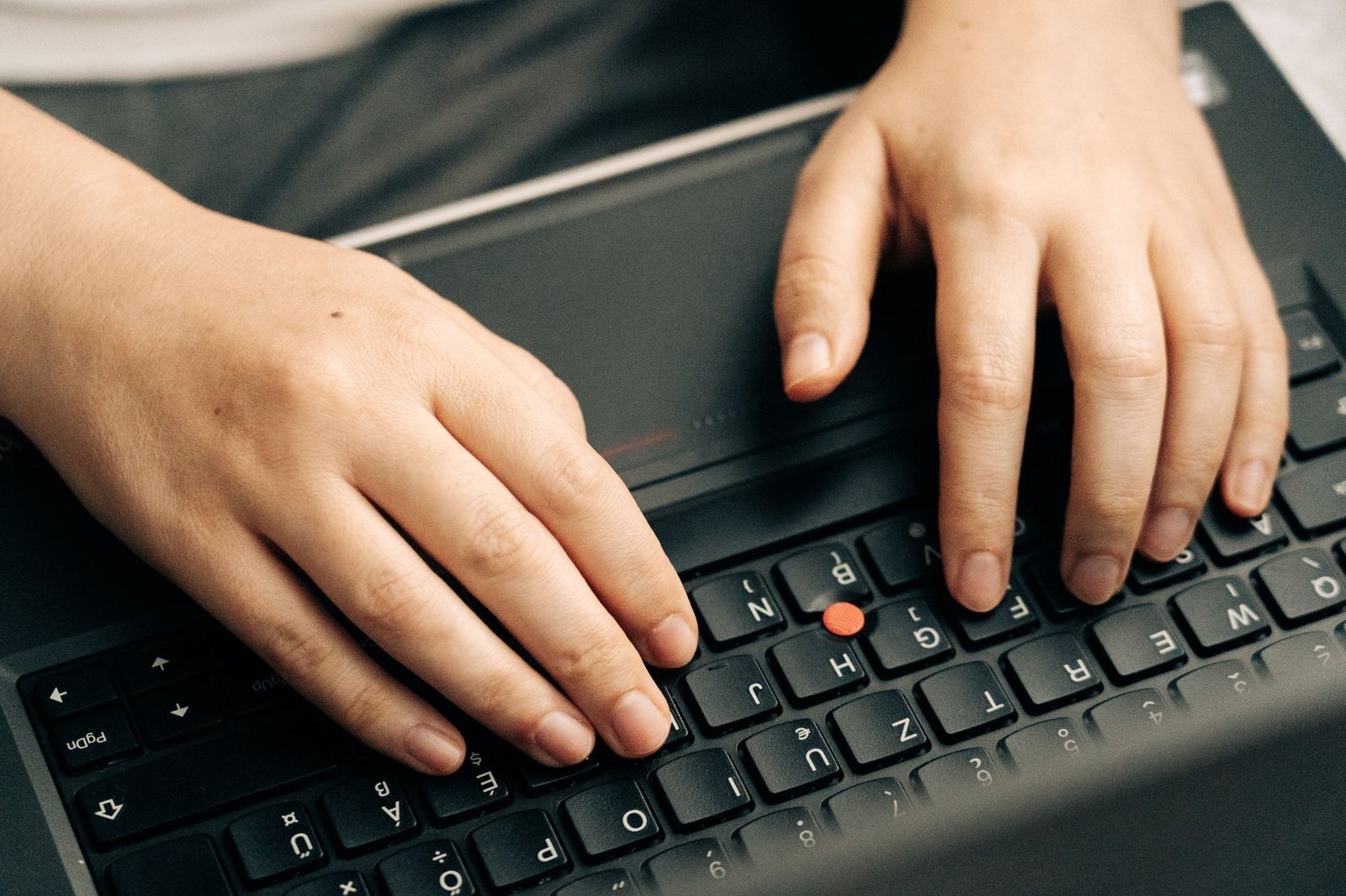 Dettaglio della tastiera di un notebook moderno