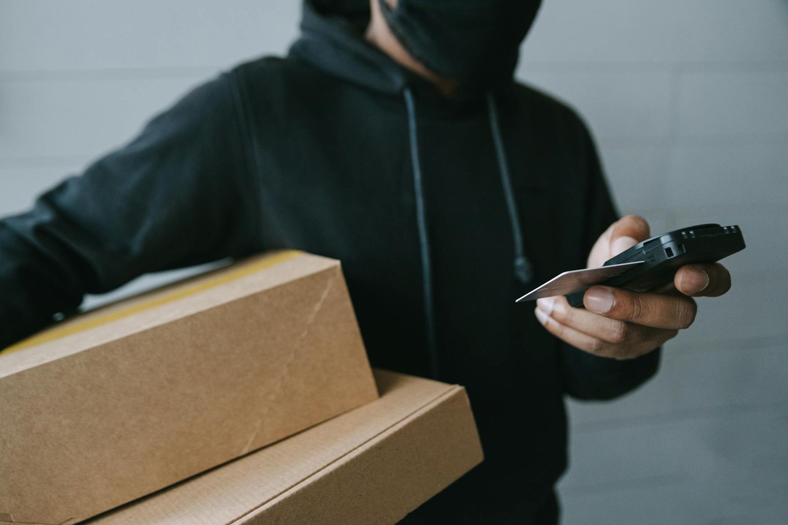 Acquisto online con pagamento sicuro e consegna a domicilio