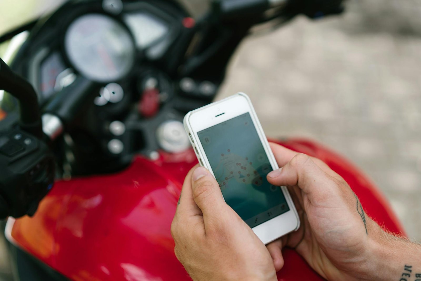 App di tracciamento su smartphone all'aperto