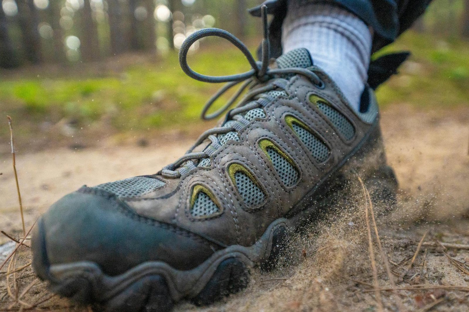 Scarponi da trekking: come sceglierli e quando servono davvero