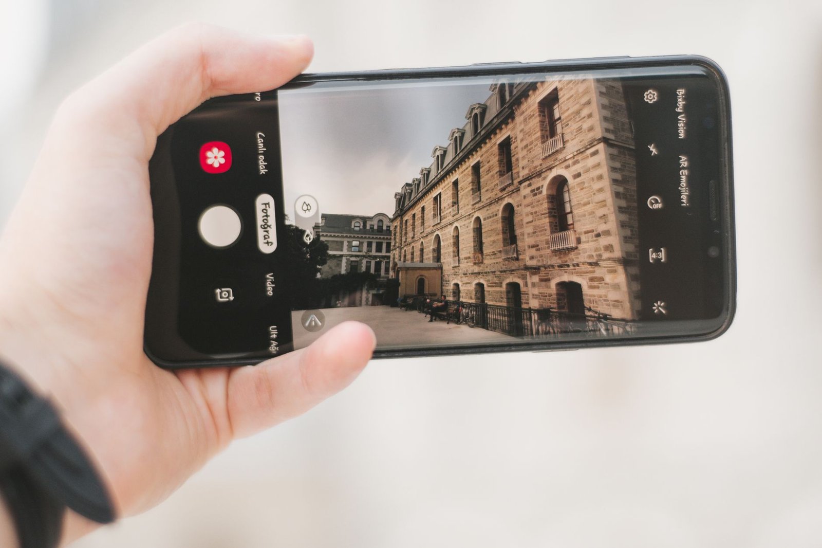 Controllo della telecamera di videosorveglianza dallo smartphone tramite app