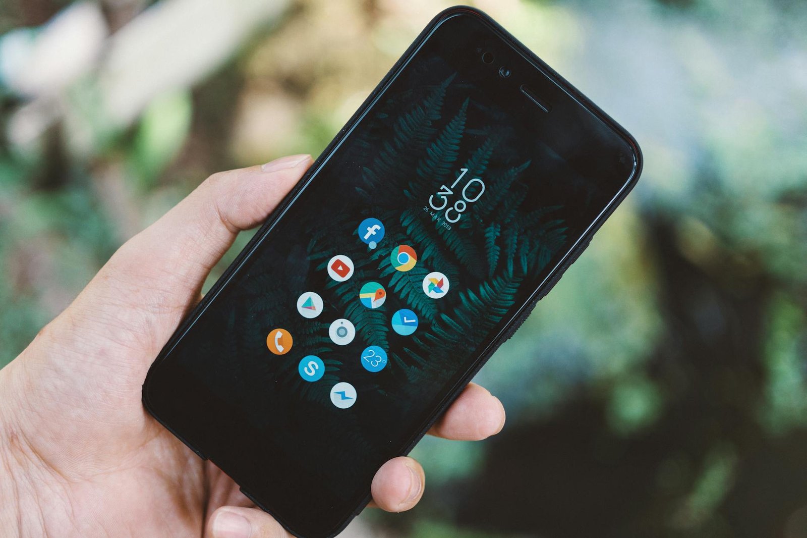Controllo della videosorveglianza di casa tramite app sullo smartphone